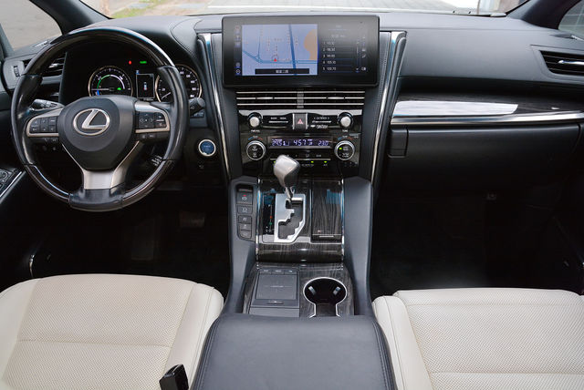 LEXUS凌志 LM300H  第13張相片