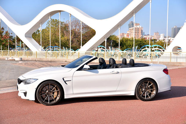 BMW寶馬 M4 CONVERTIBLE  第3張相片