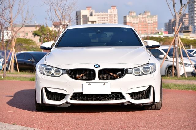 BMW寶馬 M4 CONVERTIBLE  第4張相片