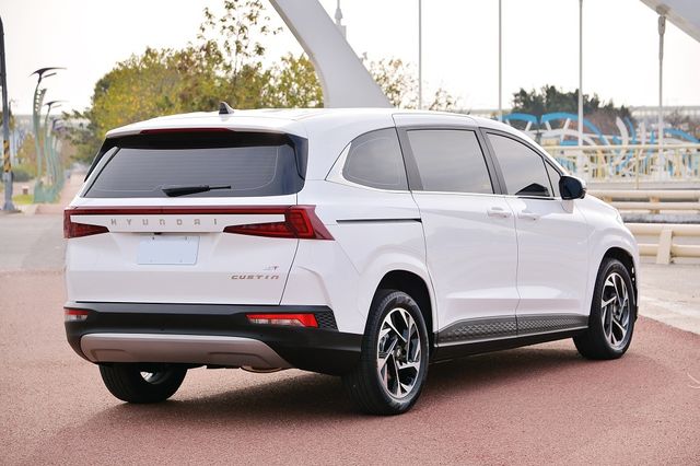 HYUNDAI現代 CUSTIN  第2張相片