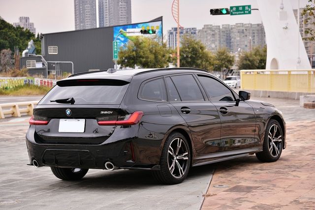 BMW寶馬 320I TOURING  第2張相片