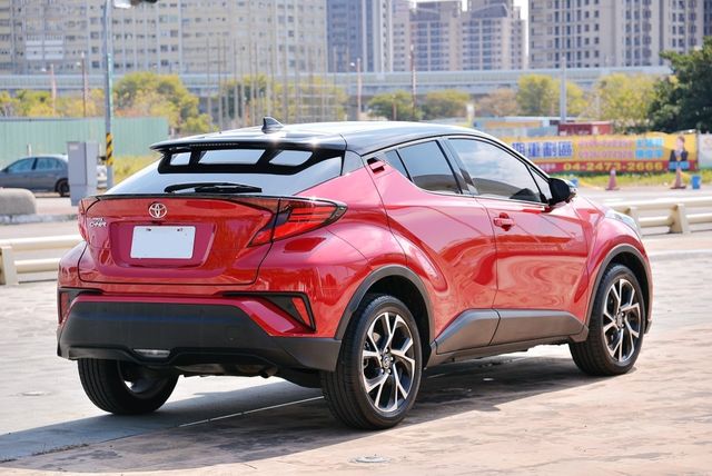 TOYOTA豐田 C-HR  第2張相片