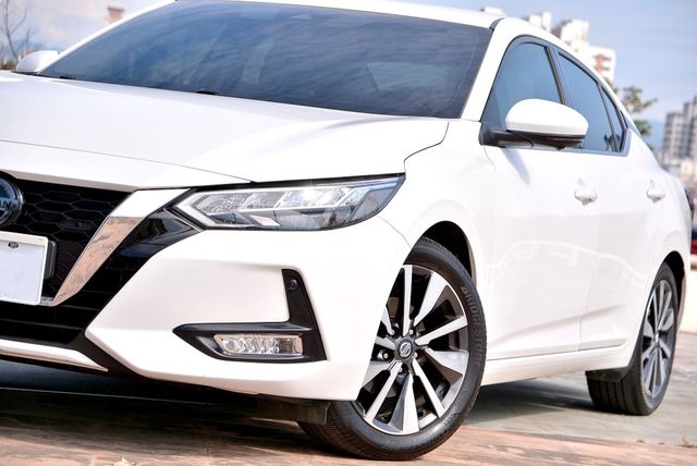NISSAN日產 SENTRA  第6張相片