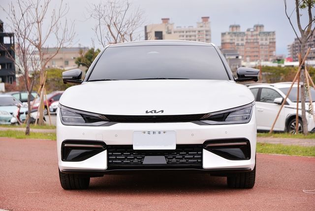 KIA起亞 EV6  第3張相片