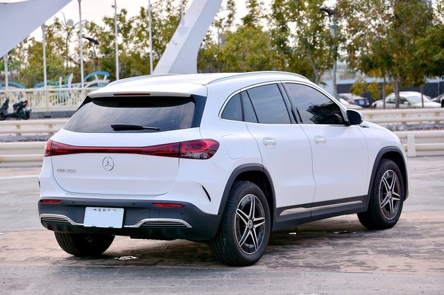 M-BENZ賓士 EQA250  第2張相片