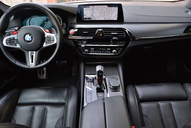 BMW寶馬 M5 SEDAN  第15張相片