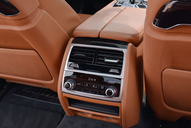 BMW寶馬 750I  第20張相片