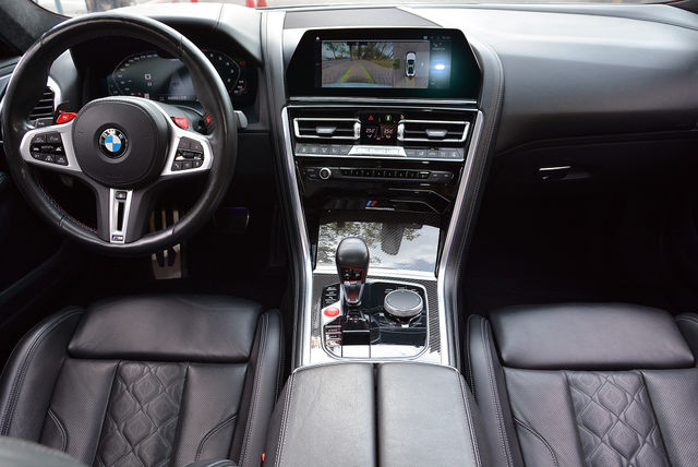 BMW寶馬 M8 COUPE  第16張相片