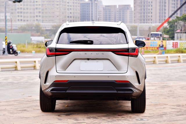 LEXUS凌志 NX350H  第4張相片