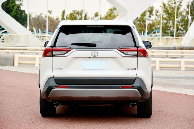 TOYOTA豐田 RAV4  第7張相片