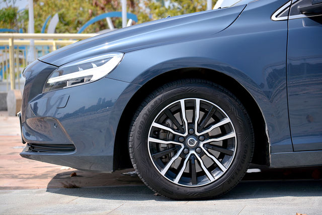 VOLVO富豪 V40  第9張相片