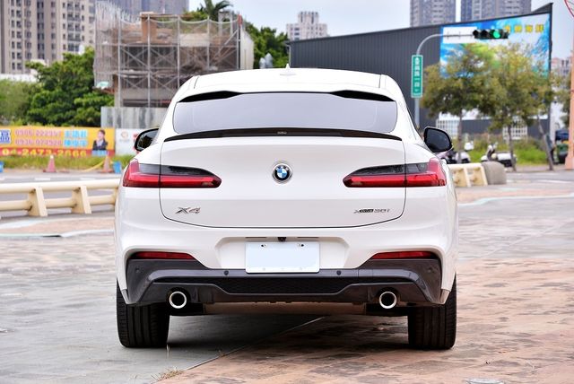 BMW寶馬 X4 XDRIVE30I  第4張相片