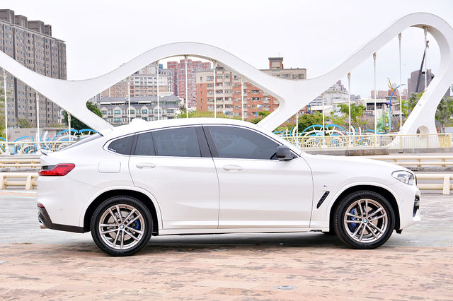 BMW寶馬 X4 XDRIVE30I  第8張相片