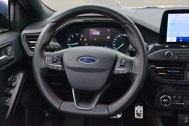 FORD福特 FOCUS  第12張相片