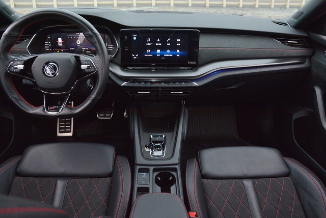 SKODA司科達 OCTAVIA  第14張相片