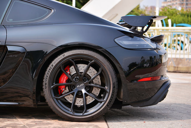 PORSCHE保時捷 CAYMAN  第7張相片