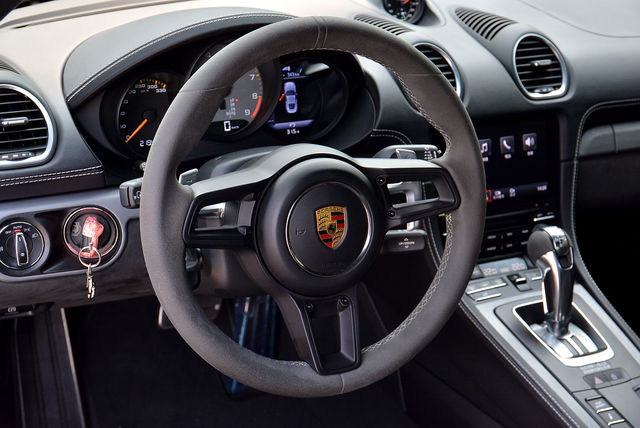 PORSCHE保時捷 CAYMAN  第14張相片