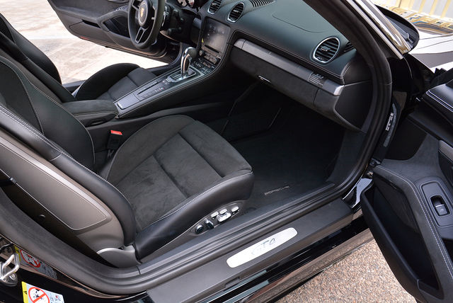 PORSCHE保時捷 CAYMAN  第16張相片