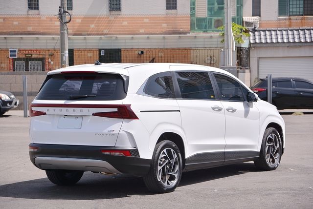 HYUNDAI現代 CUSTIN  第2張相片