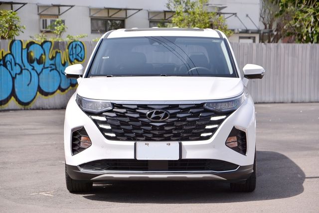 HYUNDAI現代 CUSTIN  第3張相片