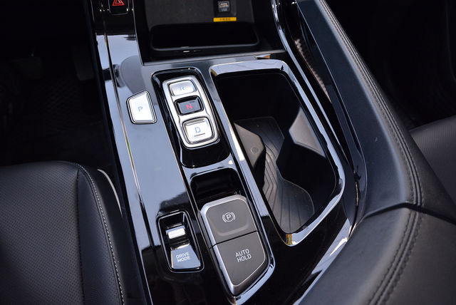 HYUNDAI現代 CUSTIN  第14張相片