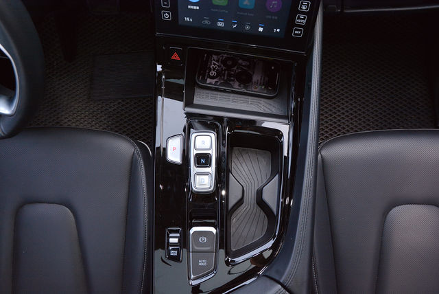 HYUNDAI現代 CUSTIN  第17張相片