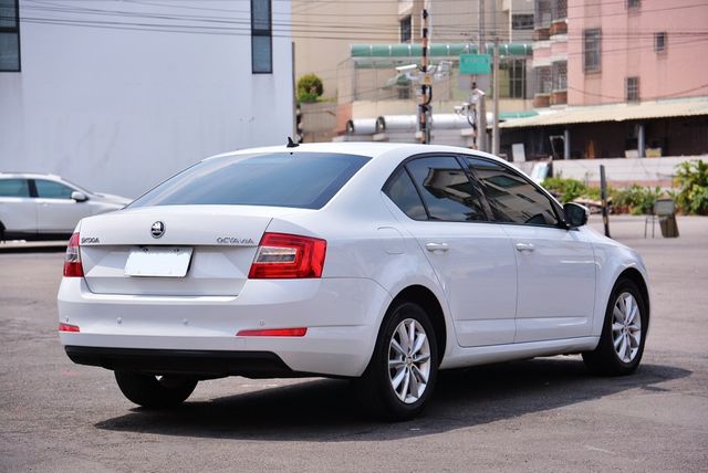 SKODA司科達 OCTAVIA  第2張相片