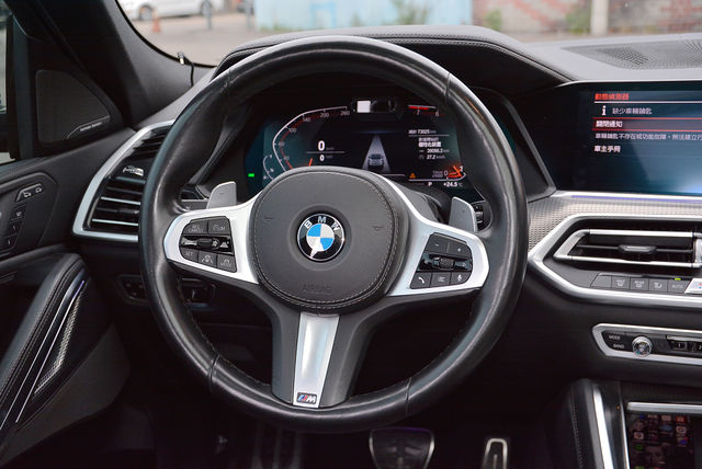 BMW寶馬 X6 XDRIVE40I  第10張相片