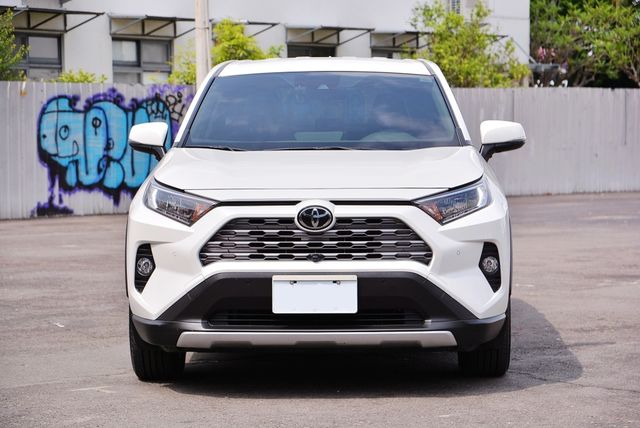 TOYOTA豐田 RAV4  第3張相片