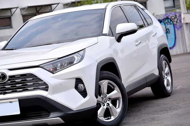TOYOTA豐田 RAV4  第6張相片