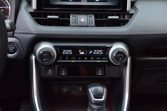 TOYOTA豐田 RAV4  第17張相片