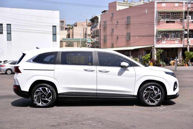 HYUNDAI現代 CUSTIN  第8張相片