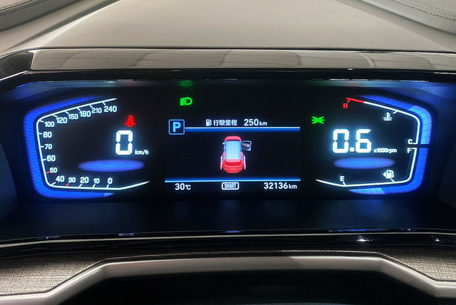 HYUNDAI現代 CUSTIN  第10張相片