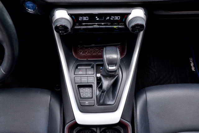 TOYOTA豐田 RAV4  第12張相片