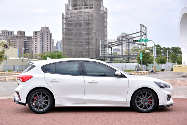FORD福特 FOCUS  第9張相片