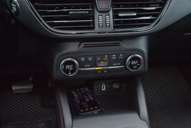 FORD福特 FOCUS  第14張相片