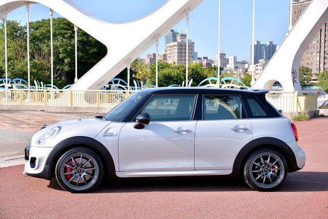 MINI迷你 MINI 5-DOOR  第7張相片