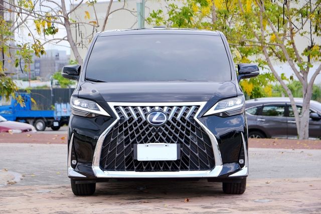 LEXUS凌志 LM300H  第3張相片