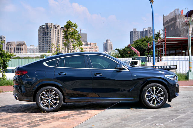 BMW寶馬 X6 XDRIVE40I  第8張相片