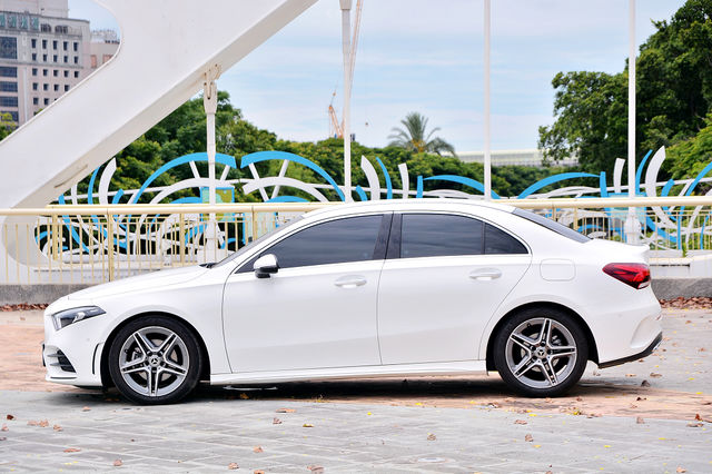 M-BENZ賓士 A180  第7張相片