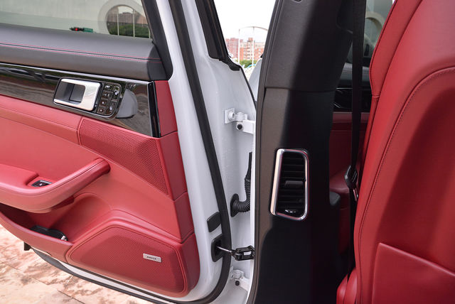 PORSCHE保時捷 PANAMERA  第20張相片
