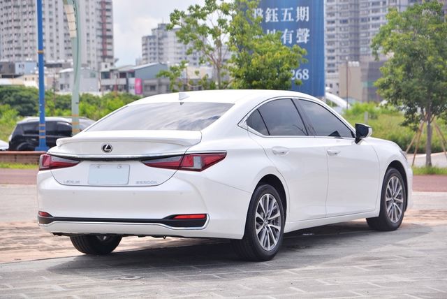 LEXUS凌志 ES300H  第2張相片
