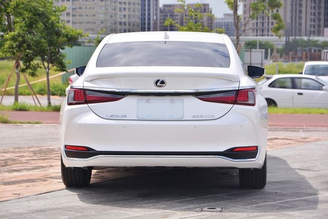 LEXUS凌志 ES300H  第4張相片
