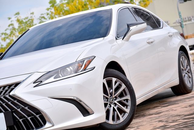 LEXUS凌志 ES300H  第6張相片