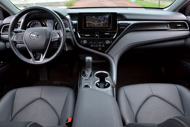 TOYOTA豐田 CAMRY  第14張相片