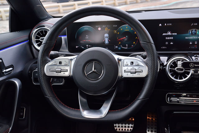 M-BENZ賓士 CLA35 AMG SHOOTING BRAKE  第11張相片