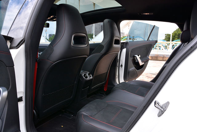 M-BENZ賓士 CLA35 AMG SHOOTING BRAKE  第18張相片