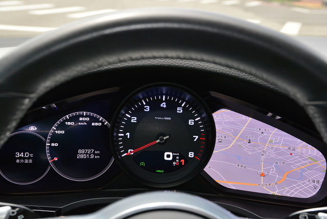 PORSCHE保時捷 CAYENNE  第10張相片