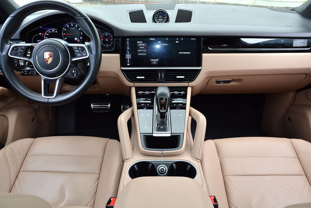 PORSCHE保時捷 CAYENNE  第14張相片