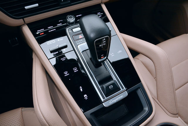 PORSCHE保時捷 CAYENNE  第18張相片